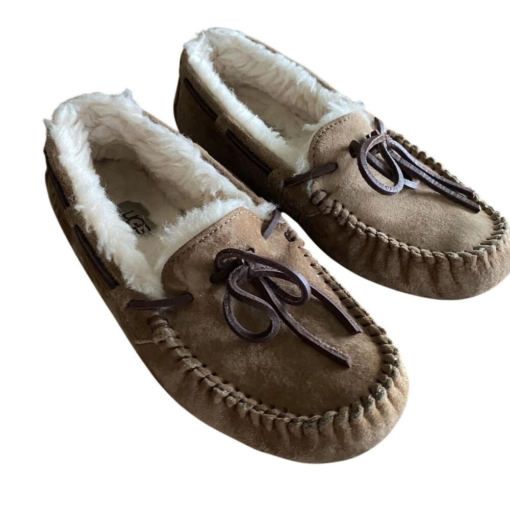UGG Dakota Tan Sherpa Slippers Women's 5.5/Kids' 4